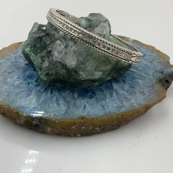 Elegant 7 1/2” Silver Magnetic Hinged Bangle Bracelet - Picture 4 of 6